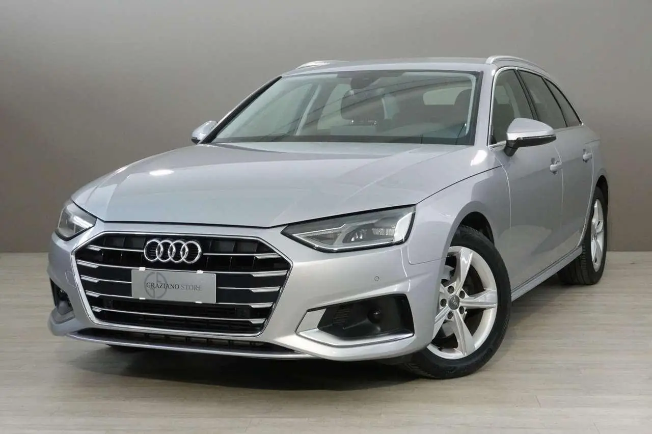 Photo 1 : Audi A4 2020 Hybrid