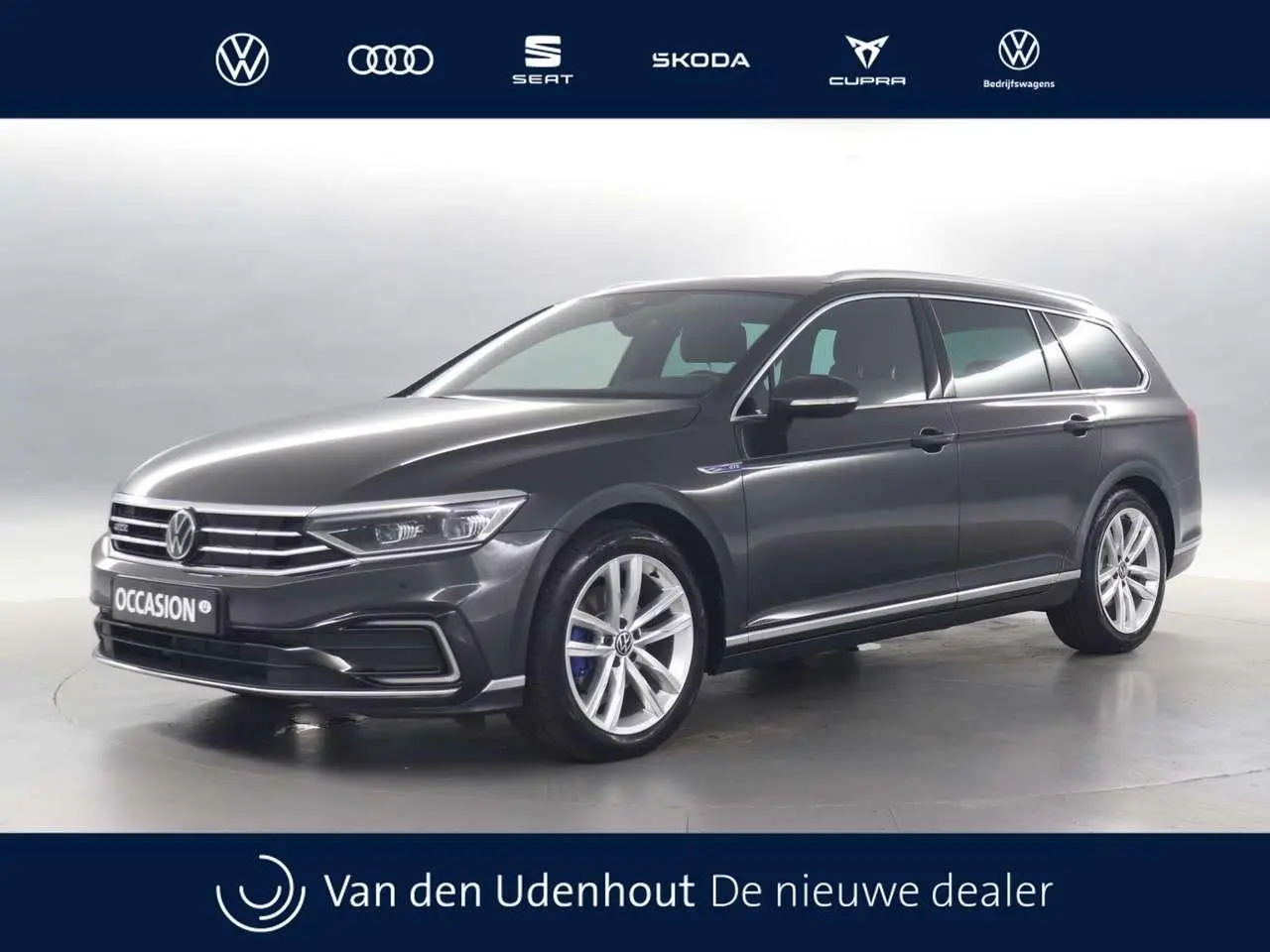 Photo 1 : Volkswagen Passat 2023 Hybrid