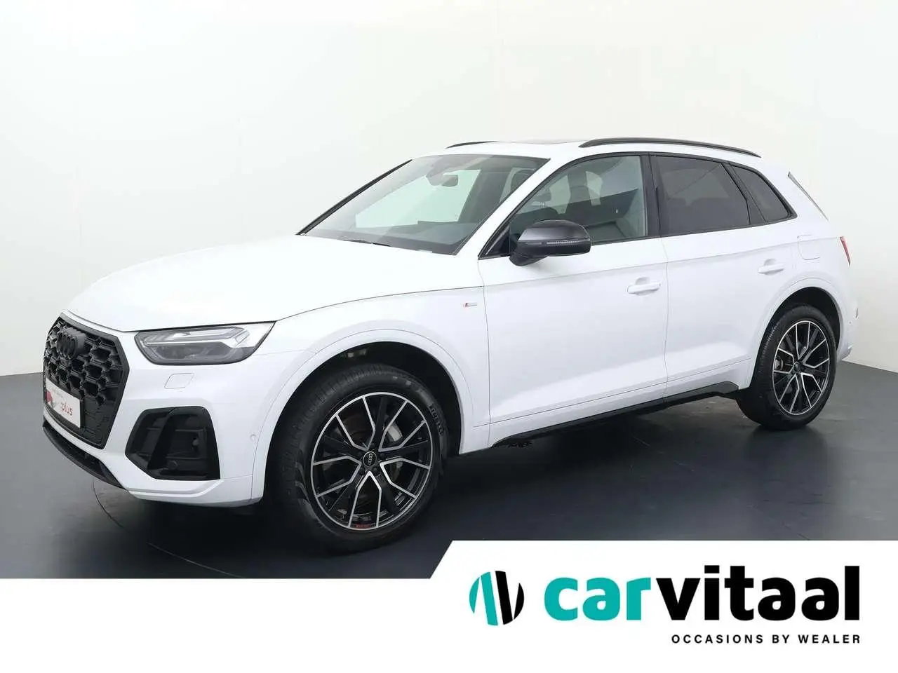 Photo 1 : Audi Q5 2024 Hybride