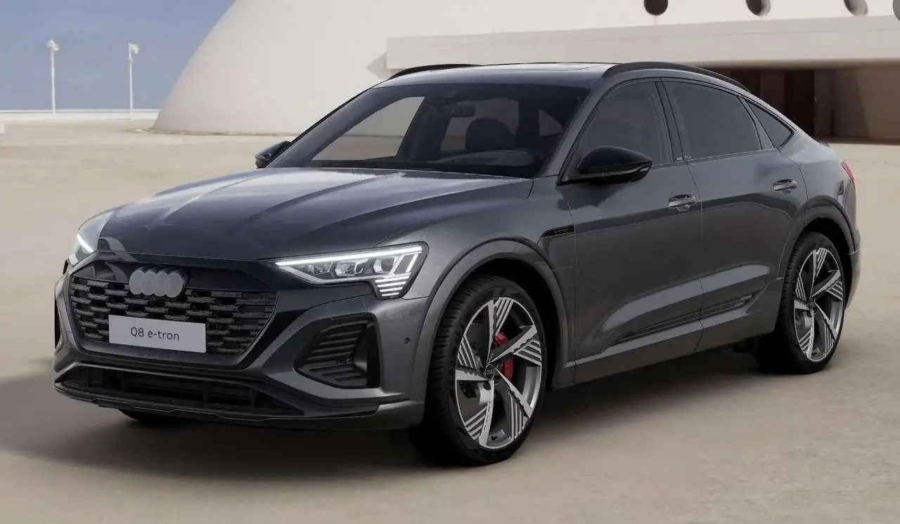 Photo 1 : Audi Q8 2024 Électrique