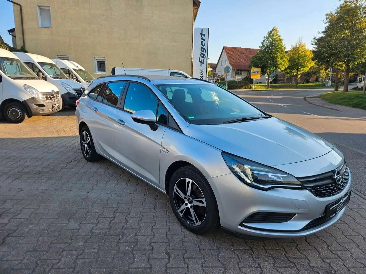 Photo 1 : Opel Astra 2018 Petrol