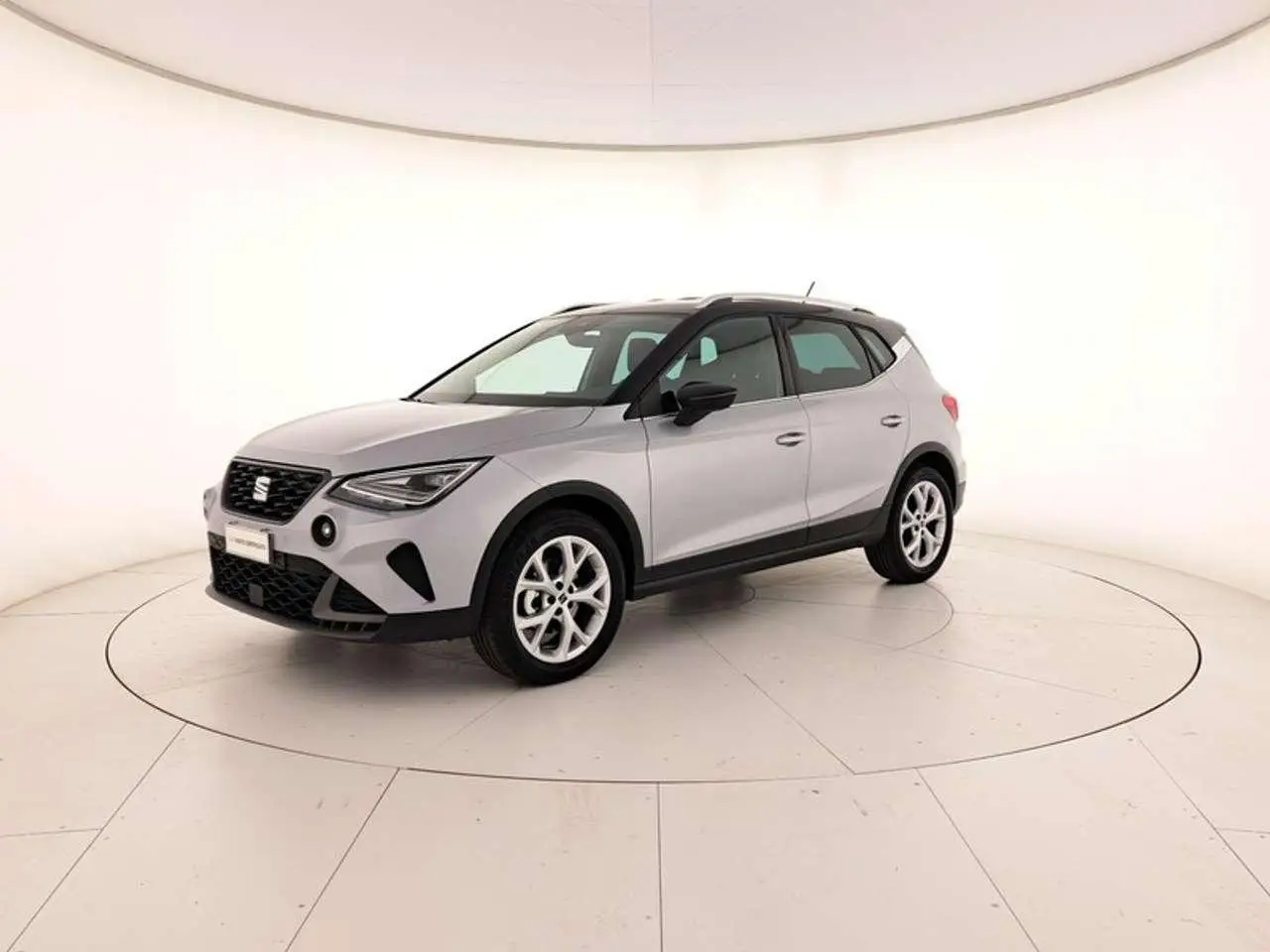 Photo 1 : Seat Arona 2024 Petrol