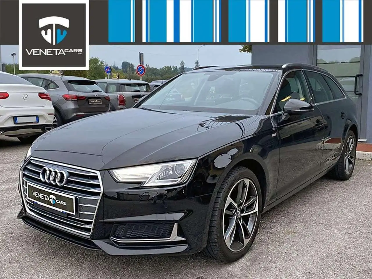 Photo 1 : Audi A4 2018 Diesel