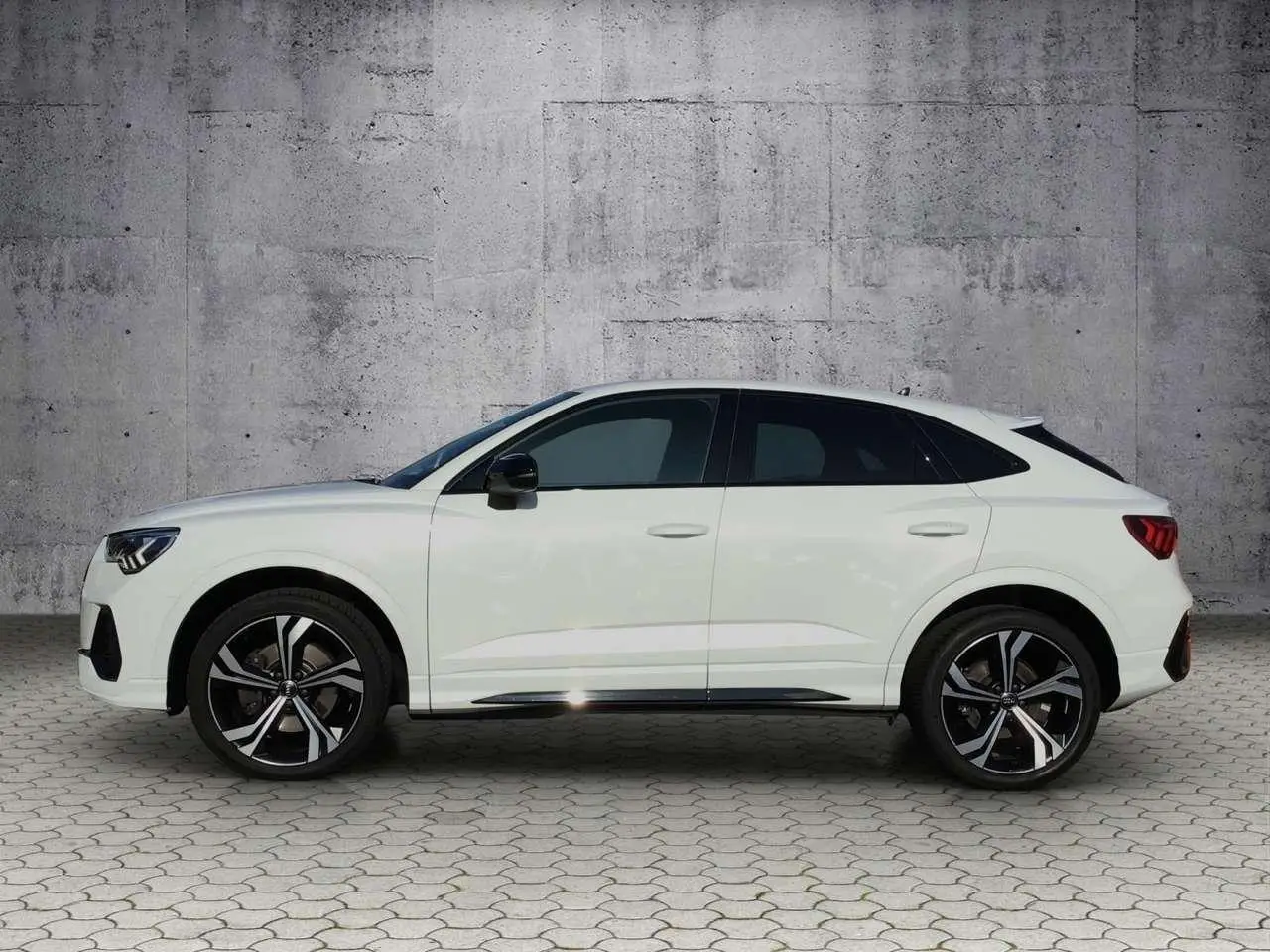 Photo 1 : Audi Q3 2020 Essence