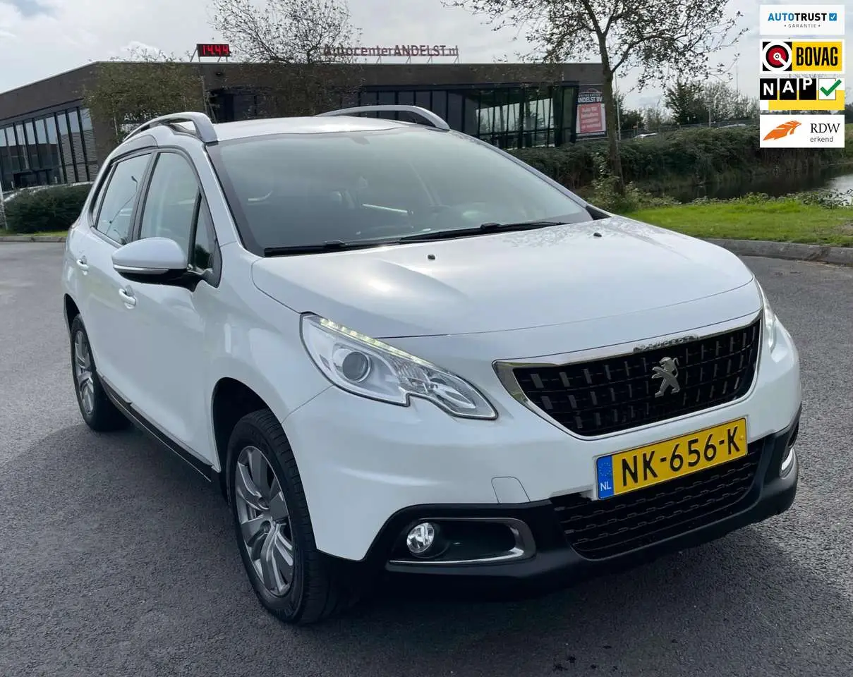 Photo 1 : Peugeot 2008 2017 Essence