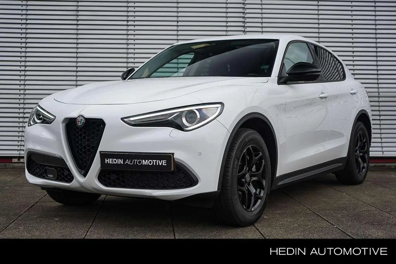 Photo 1 : Alfa Romeo Stelvio 2020 Petrol