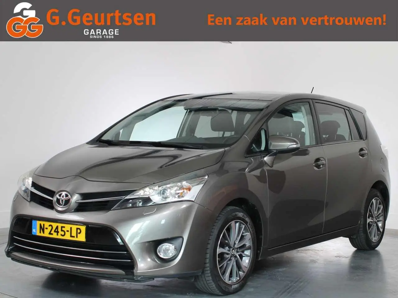 Photo 1 : Toyota Verso 2016 Essence