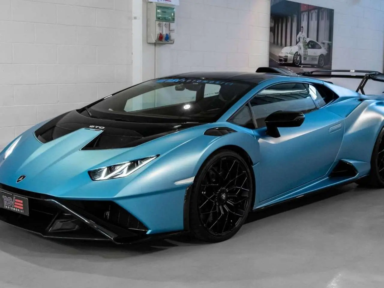 Photo 1 : Lamborghini Huracan 2022 Essence