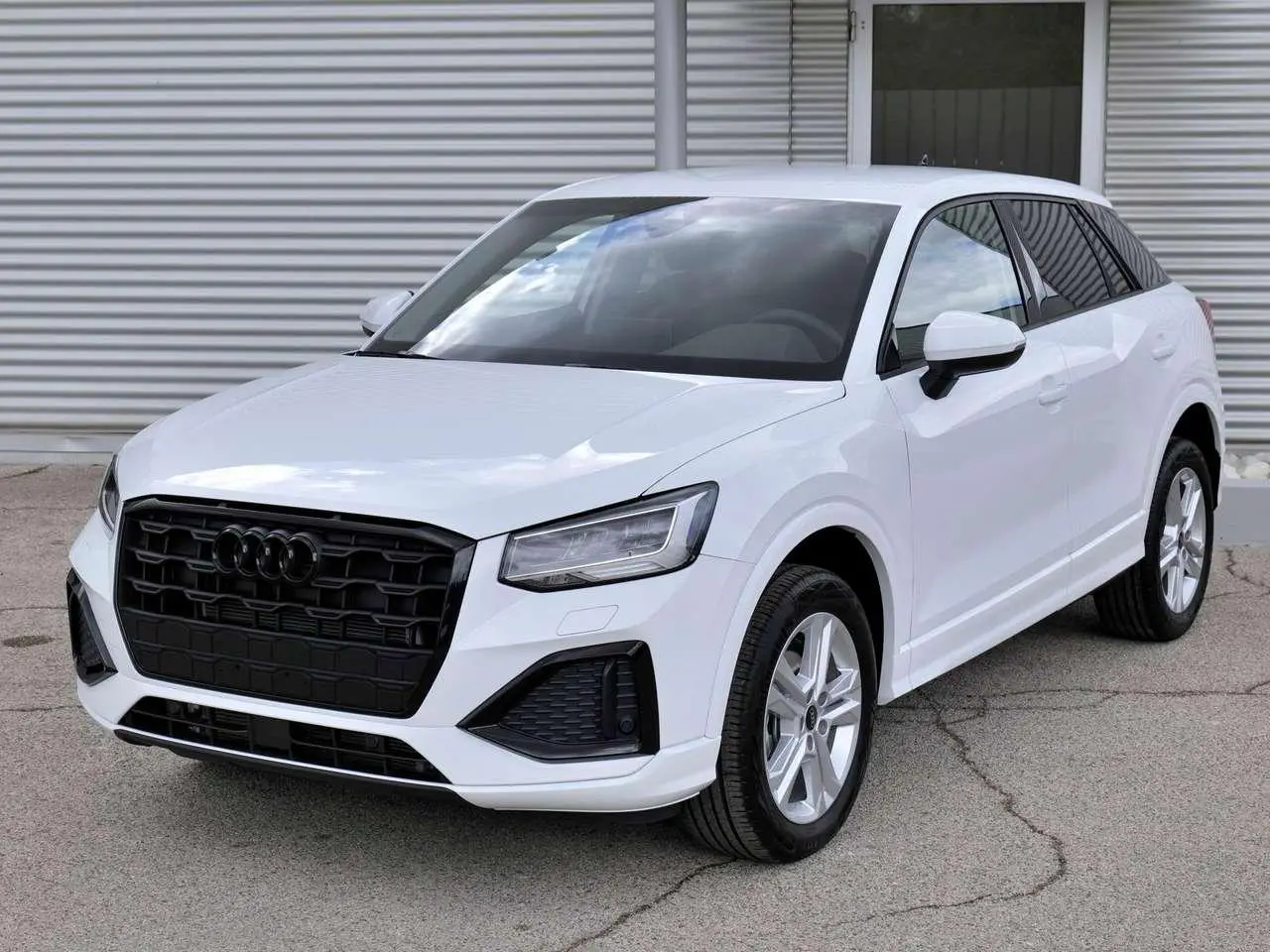 Photo 1 : Audi Q2 2024 Diesel