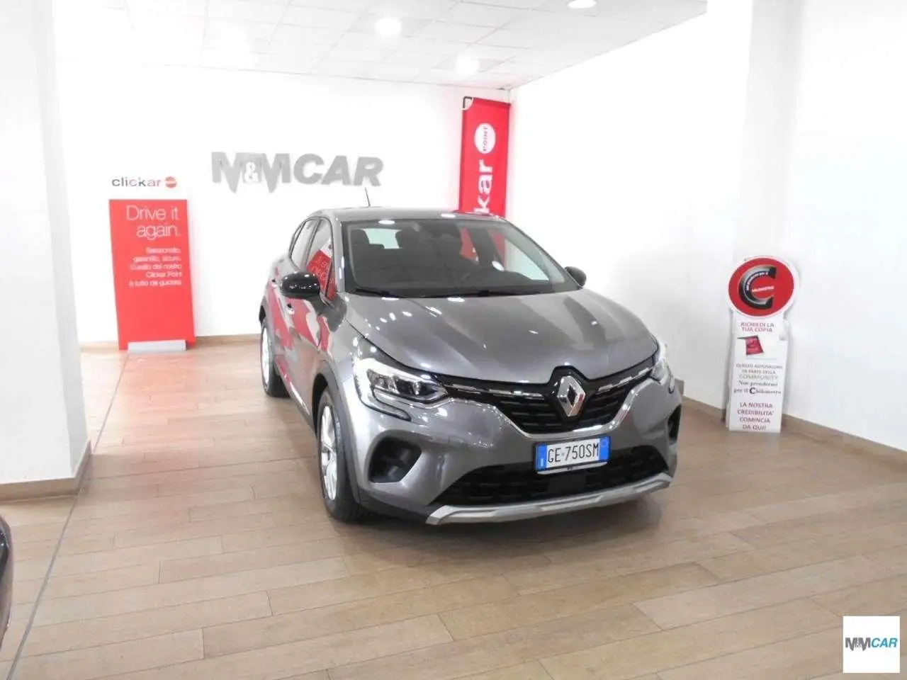 Photo 1 : Renault Captur 2021 Petrol