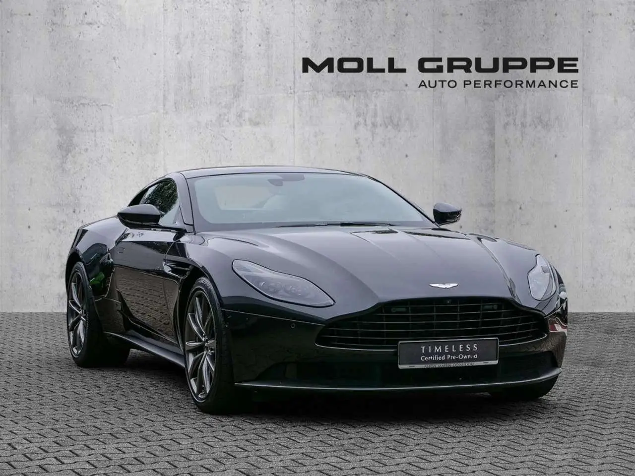 Photo 1 : Aston Martin V8 2019 Petrol