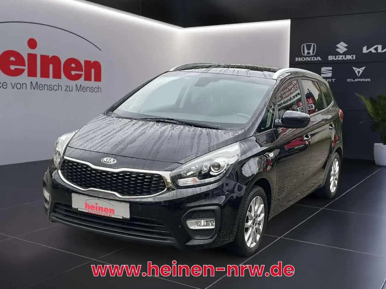 Photo 1 : Kia Carens 2018 Petrol