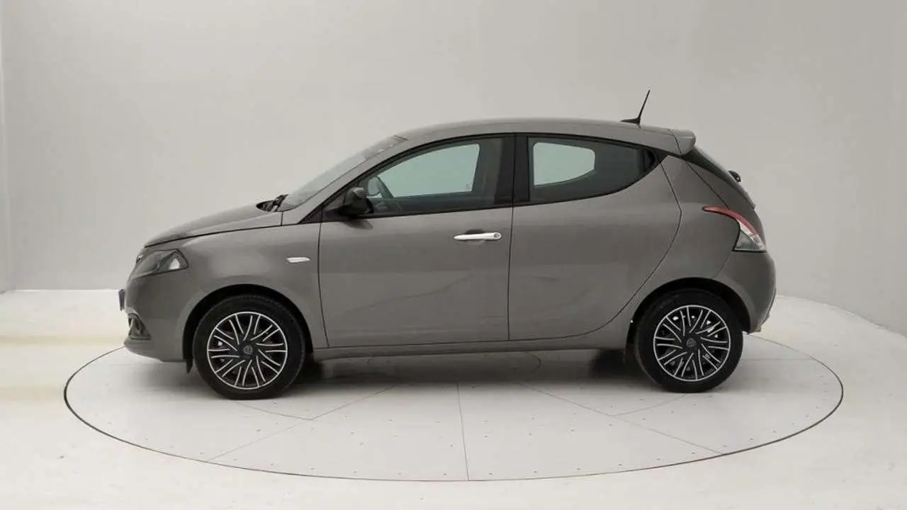 Photo 1 : Lancia Ypsilon 2021 Hybride