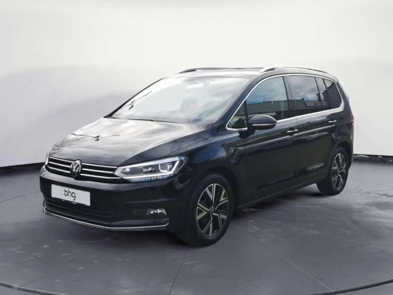 Photo 1 : Volkswagen Touran 2024 Petrol