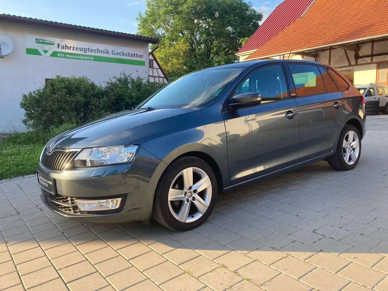 Photo 1 : Skoda Rapid 2016 Petrol