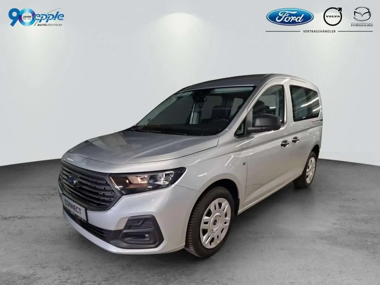 Photo 1 : Ford Tourneo 2024 Essence