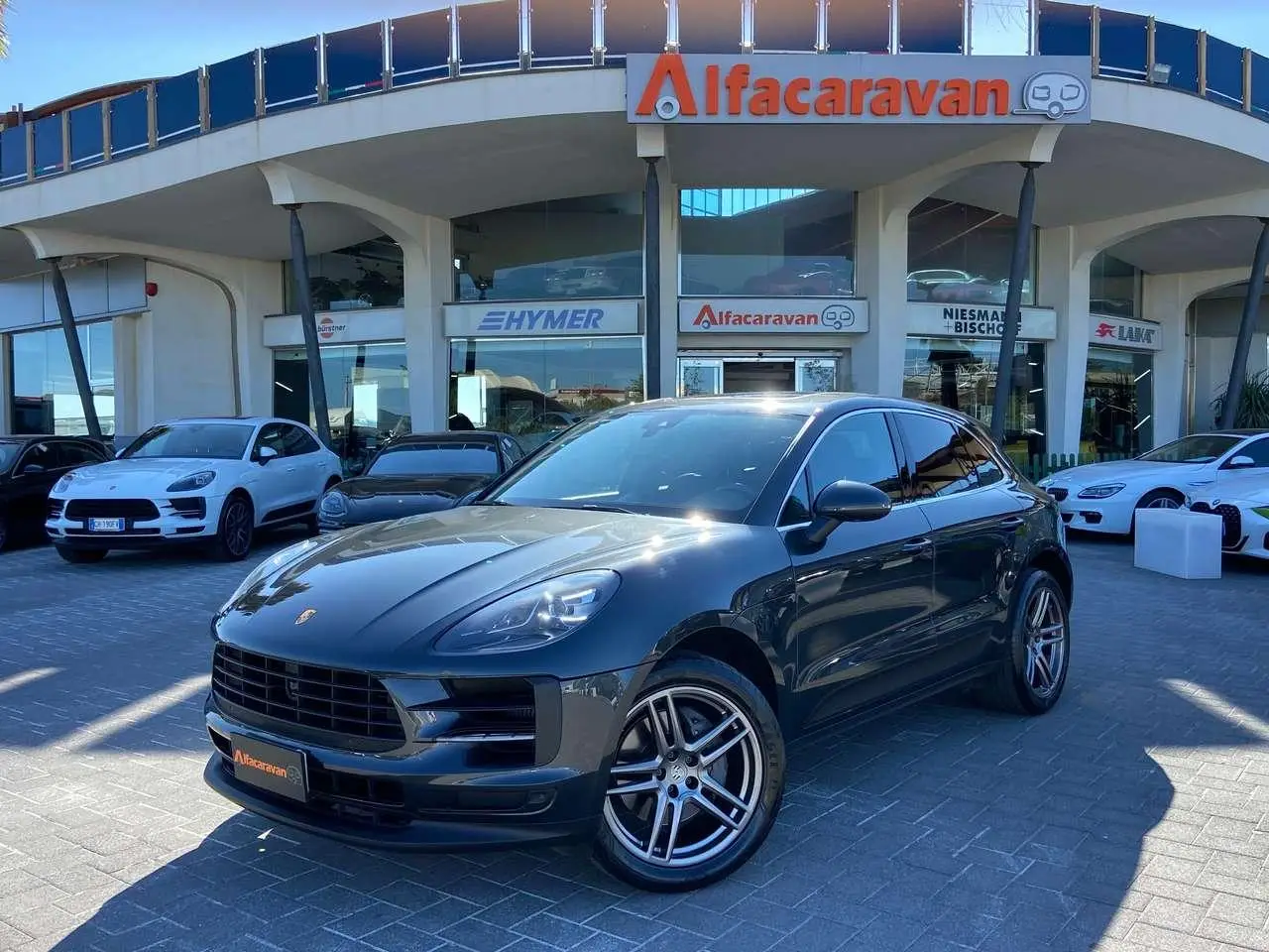 Photo 1 : Porsche Macan 2019 Essence