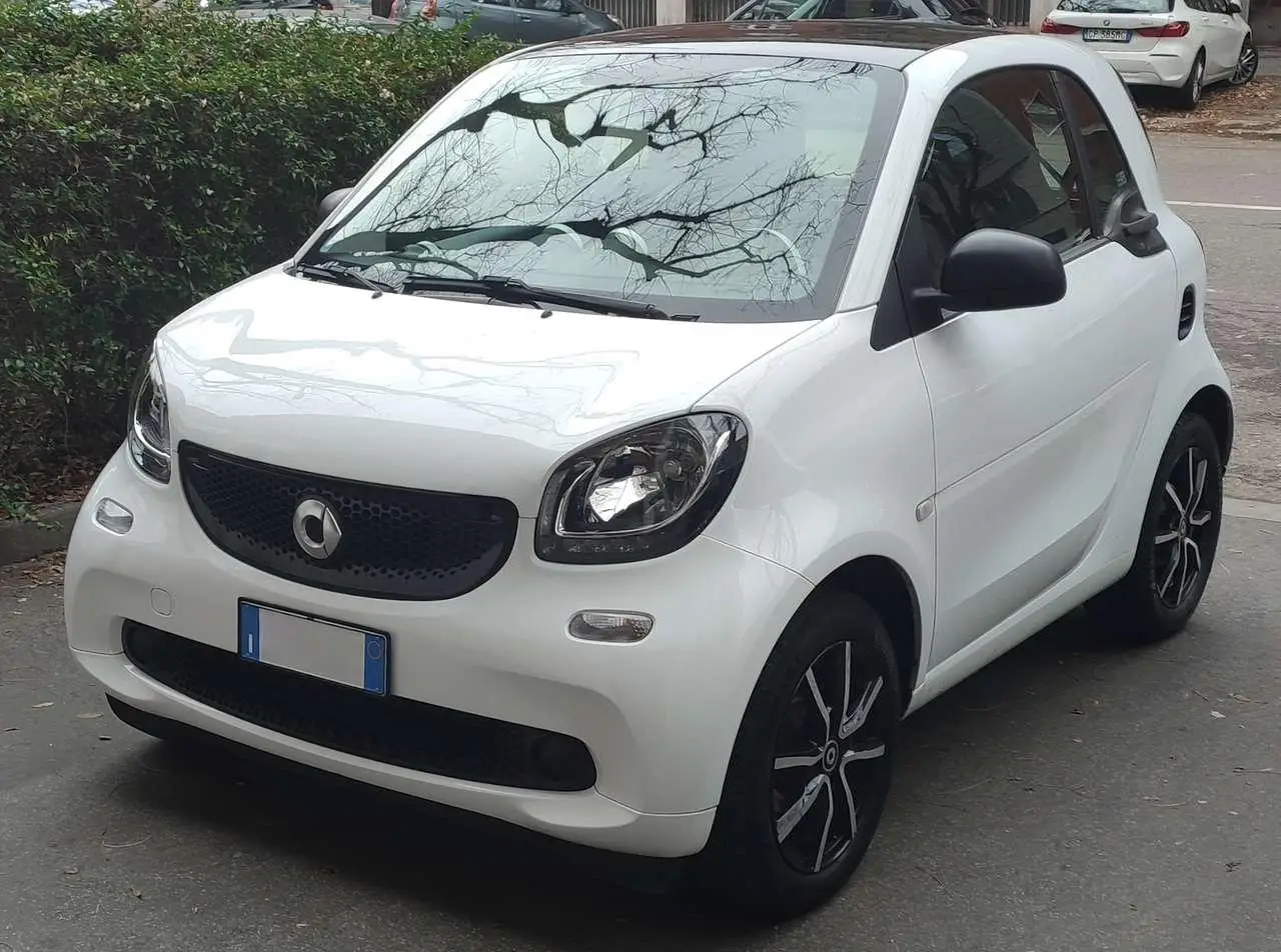 Photo 1 : Smart Fortwo 2015 Petrol