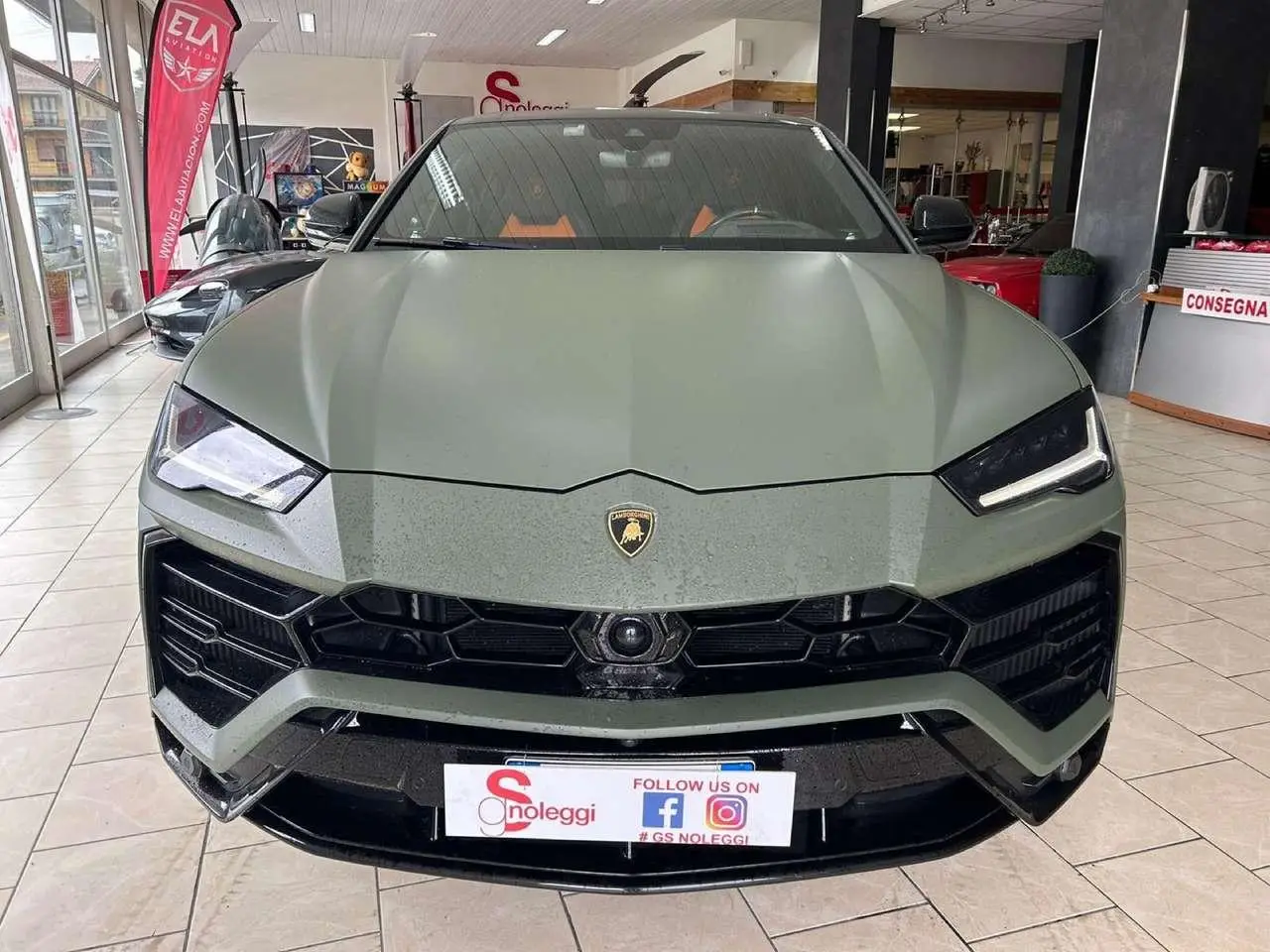 Photo 1 : Lamborghini Urus 2019 Essence