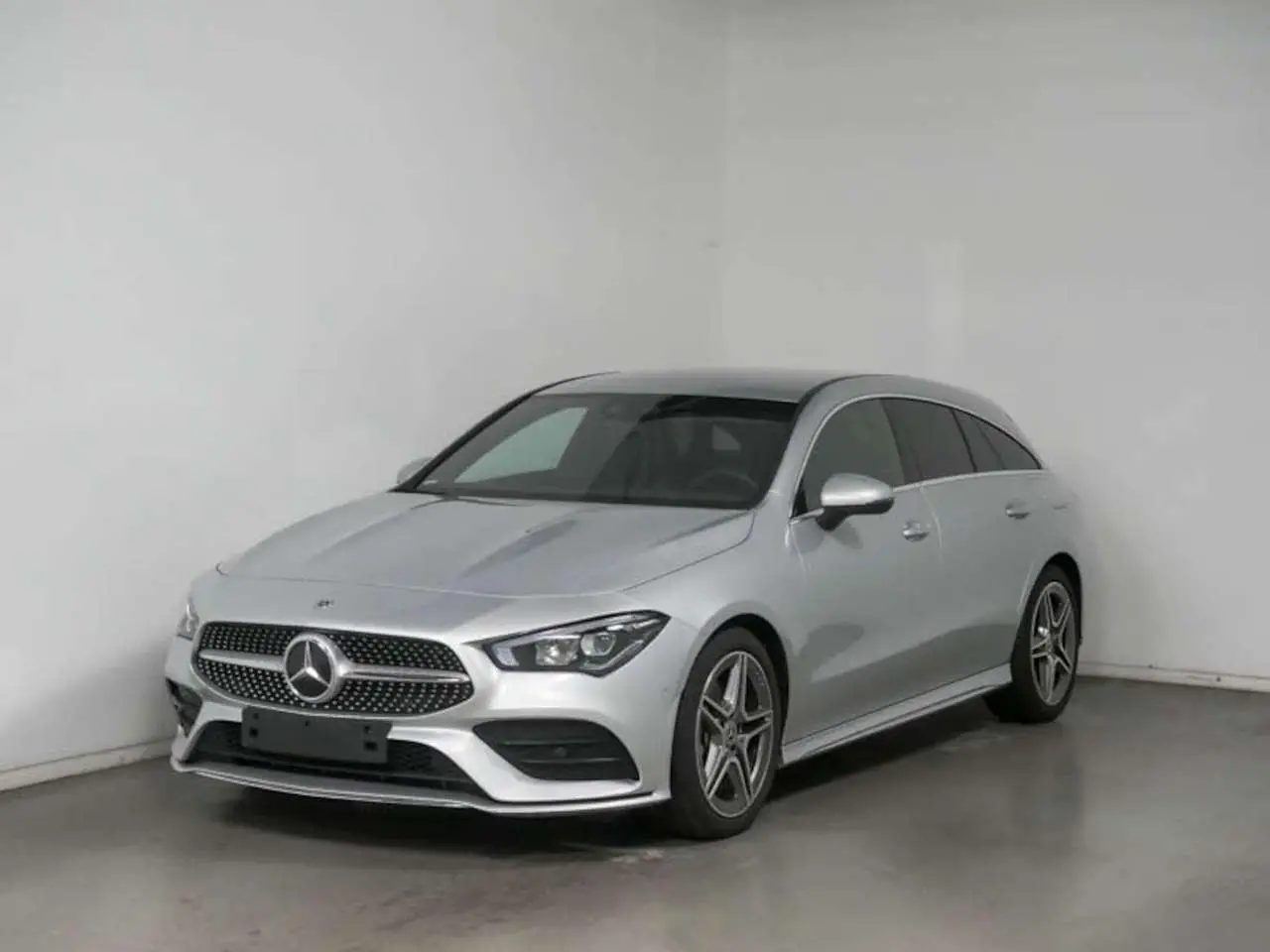 Photo 1 : Mercedes-benz Classe Cla 2023 Essence