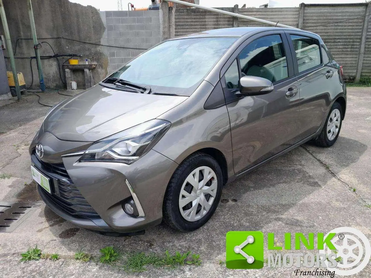 Photo 1 : Toyota Yaris 2018 Petrol