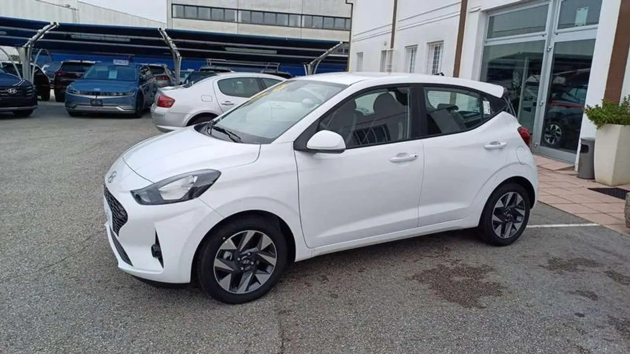 Photo 1 : Hyundai I10 2024 Petrol