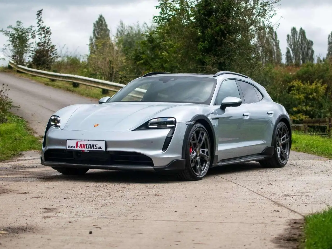 Photo 1 : Porsche Taycan 2022 Électrique