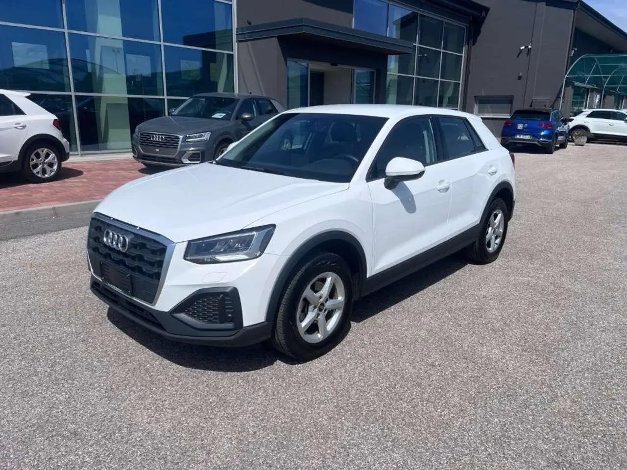 Photo 1 : Audi Q2 2023 Petrol