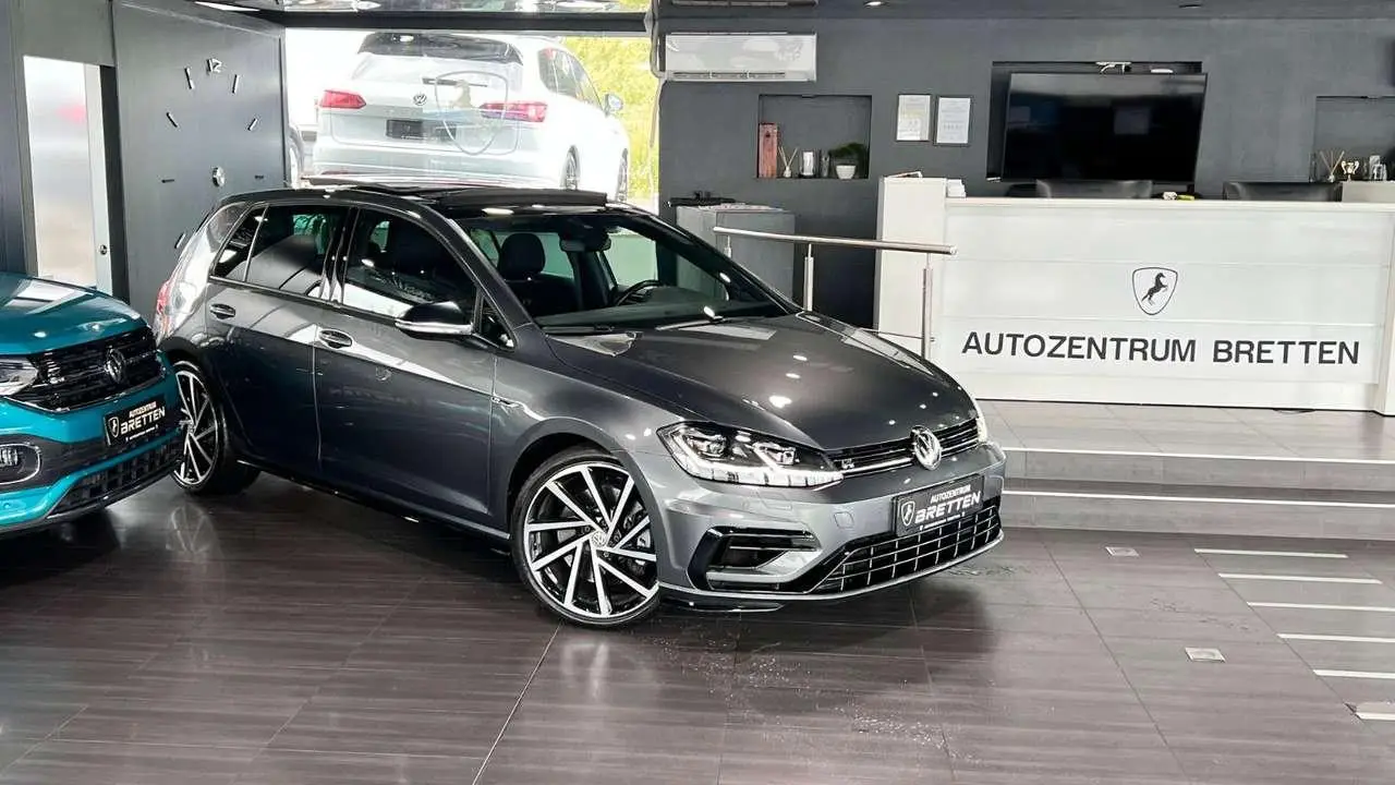 Photo 1 : Volkswagen Golf 2019 Petrol