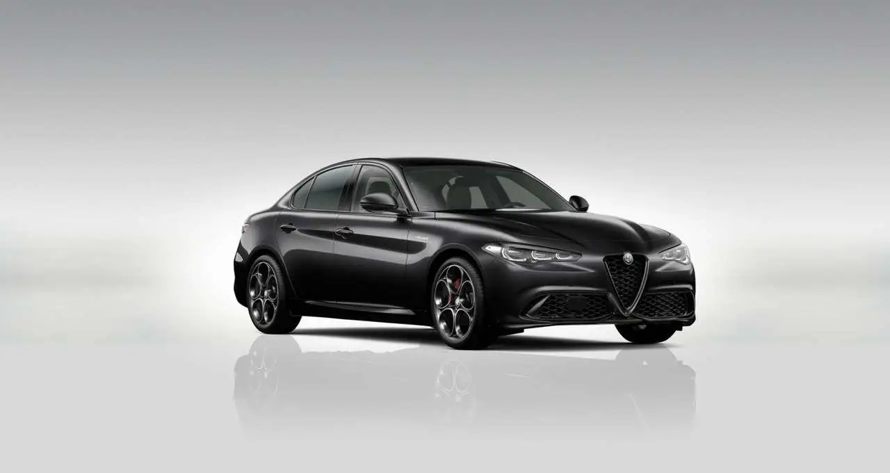 Photo 1 : Alfa Romeo Giulia 2024 Petrol