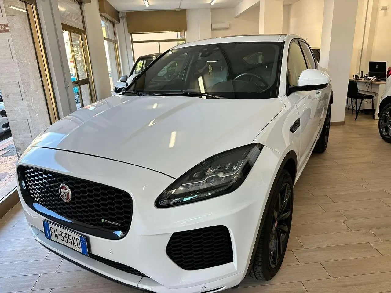 Photo 1 : Jaguar E-pace 2019 Diesel