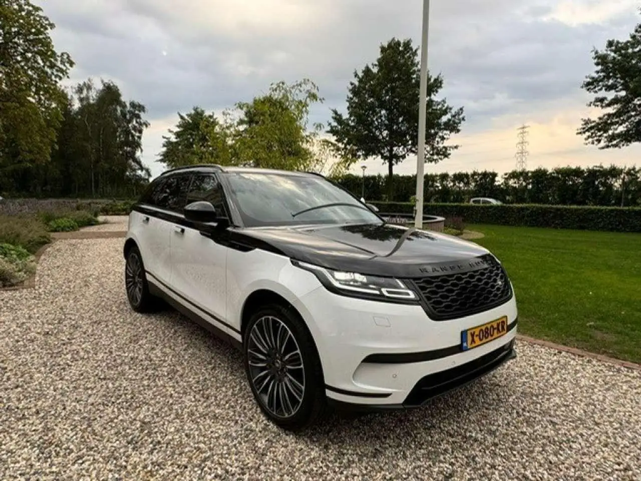 Photo 1 : Land Rover Range Rover Velar 2023 Hybride