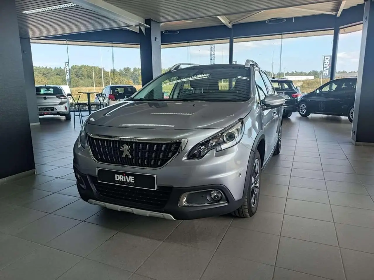 Photo 1 : Peugeot 2008 2019 Petrol