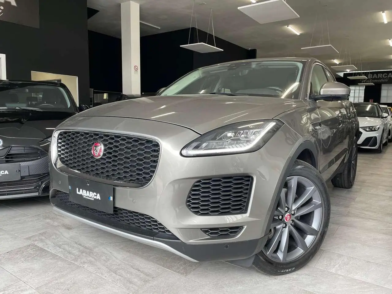 Photo 1 : Jaguar E-pace 2021 Petrol