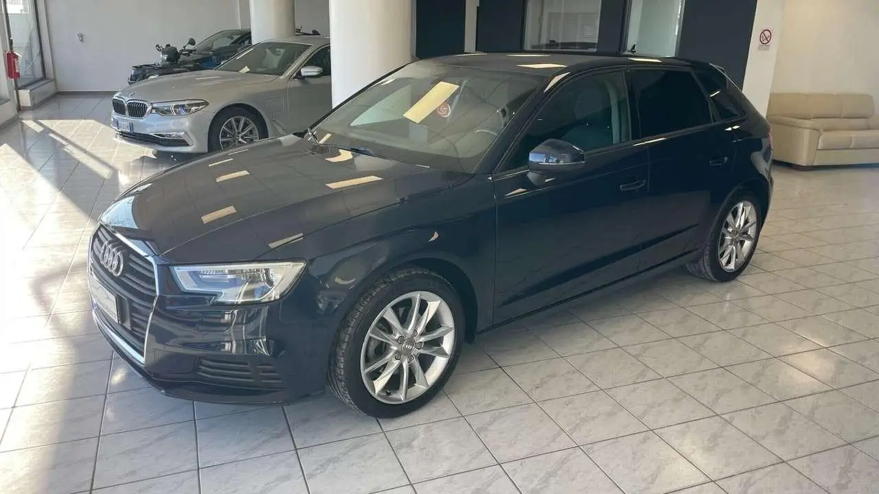 Photo 1 : Audi A3 2018 Diesel