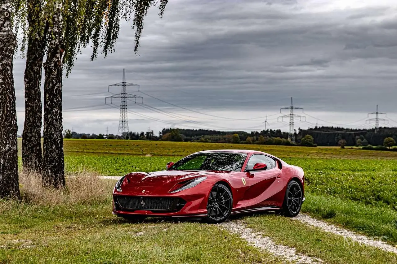 Photo 1 : Ferrari 812 2021 Essence