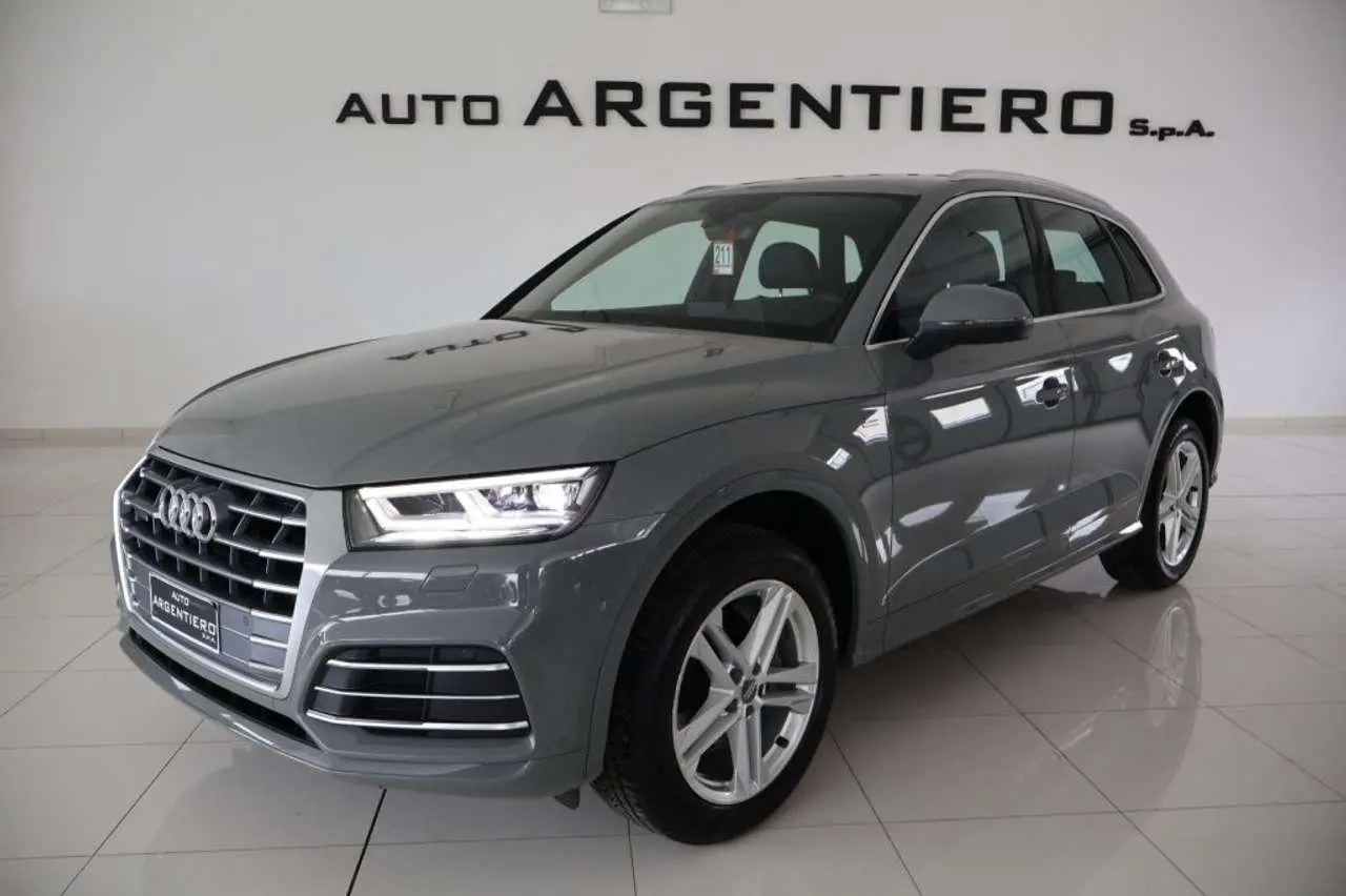 Photo 1 : Audi Q5 2019 Hybrid