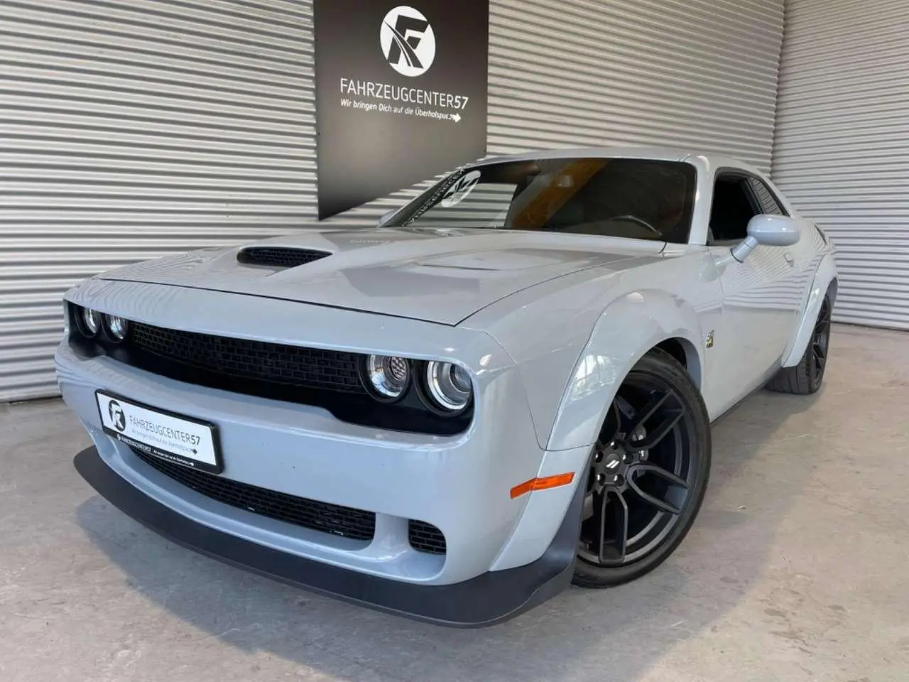 Photo 1 : Dodge Challenger 2021 Essence