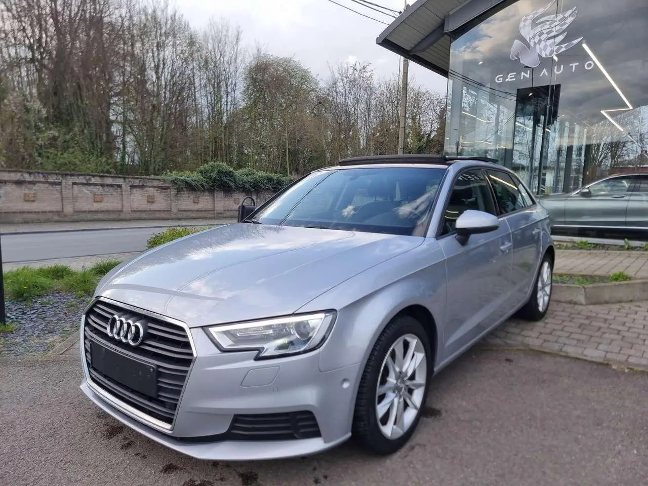 Photo 1 : Audi A3 2018 Petrol