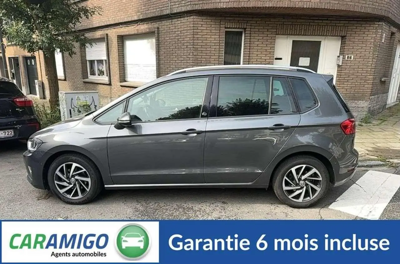 Photo 1 : Volkswagen Golf 2017 Petrol