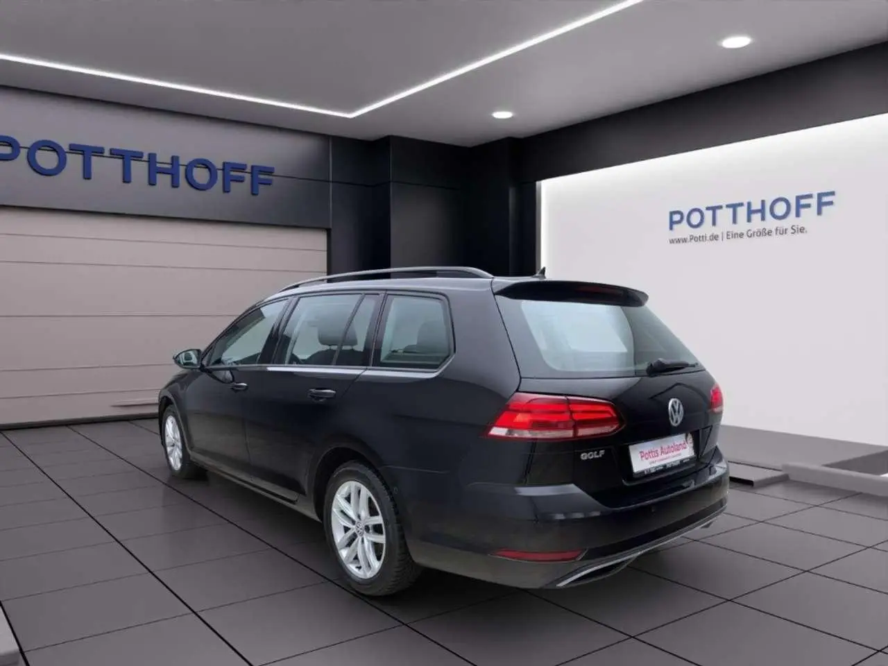 Photo 1 : Volkswagen Golf 2020 Petrol