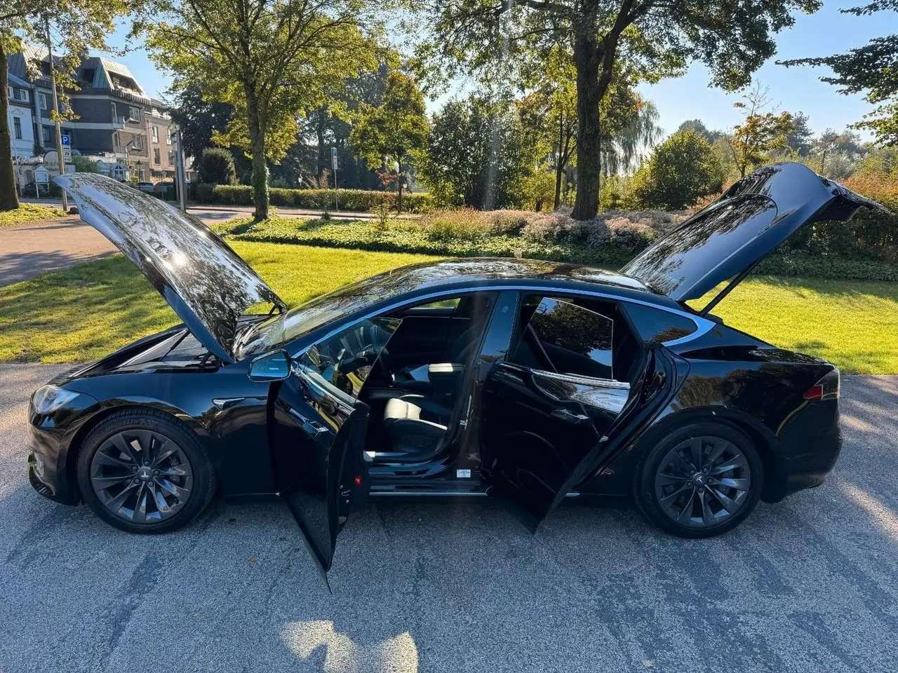 Photo 1 : Tesla Model S 2019 Électrique