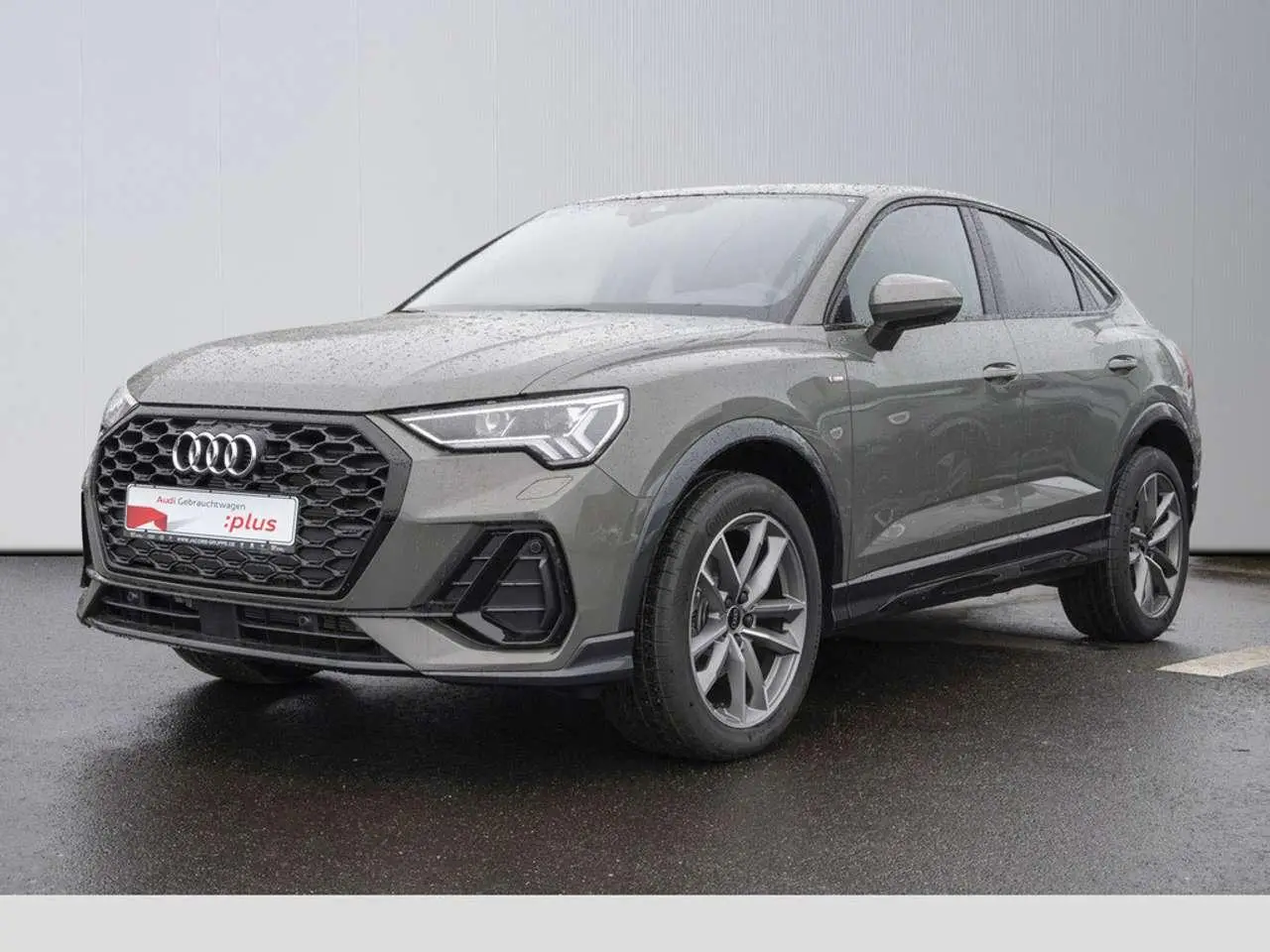 Photo 1 : Audi Q3 2024 Diesel