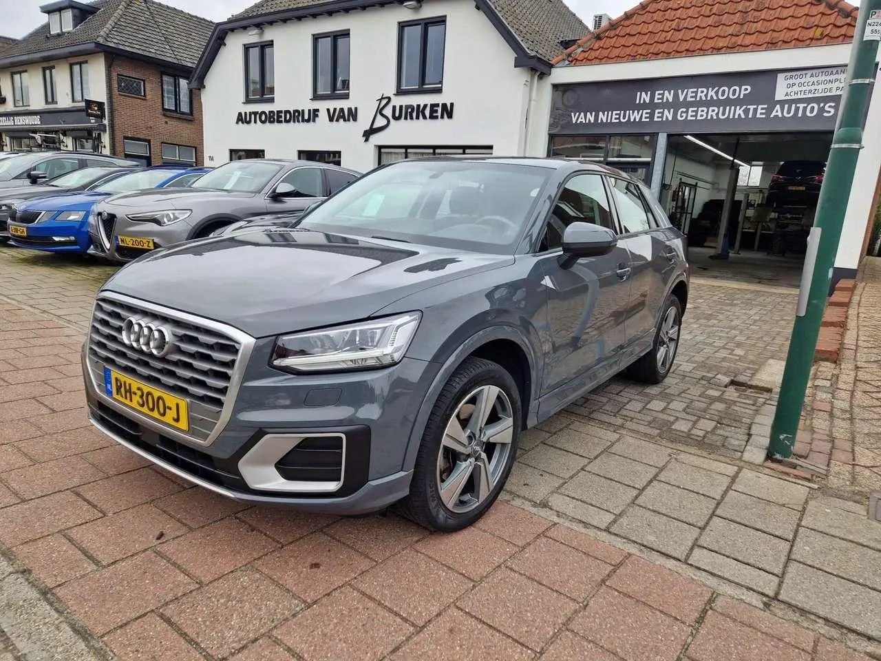 Photo 1 : Audi Q2 2017 Petrol