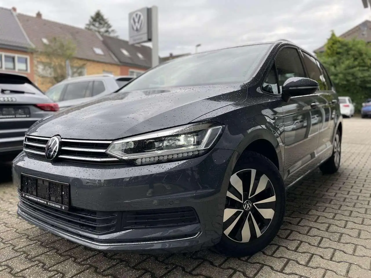 Photo 1 : Volkswagen Touran 2023 Petrol