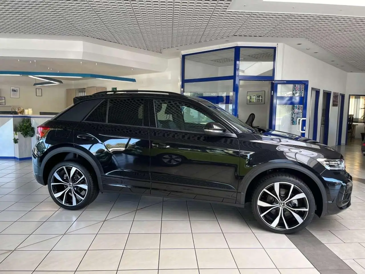 Photo 1 : Volkswagen T-roc 2024 Petrol