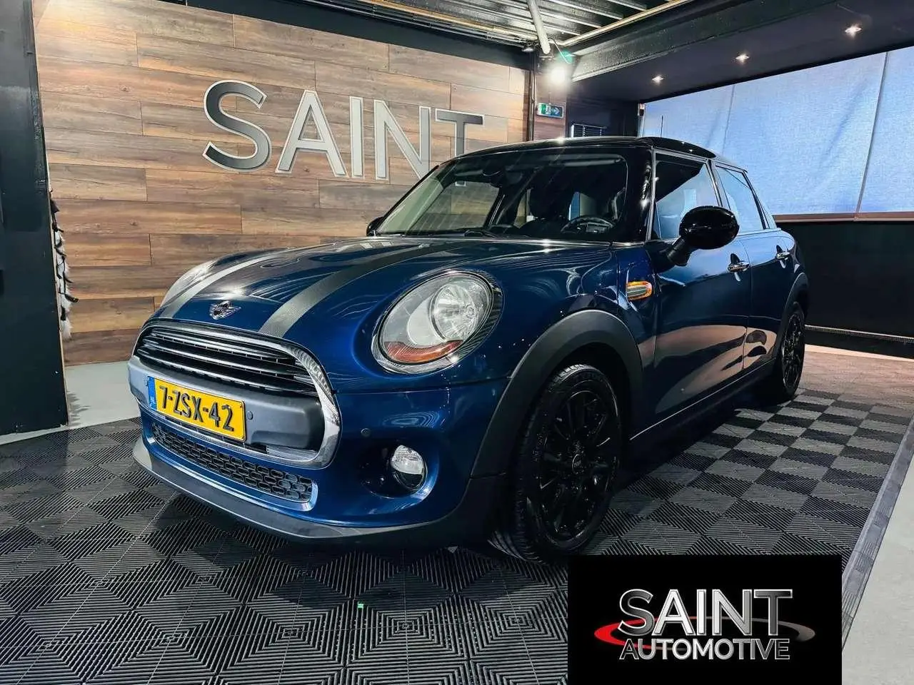 Photo 1 : Mini One 2015 Petrol