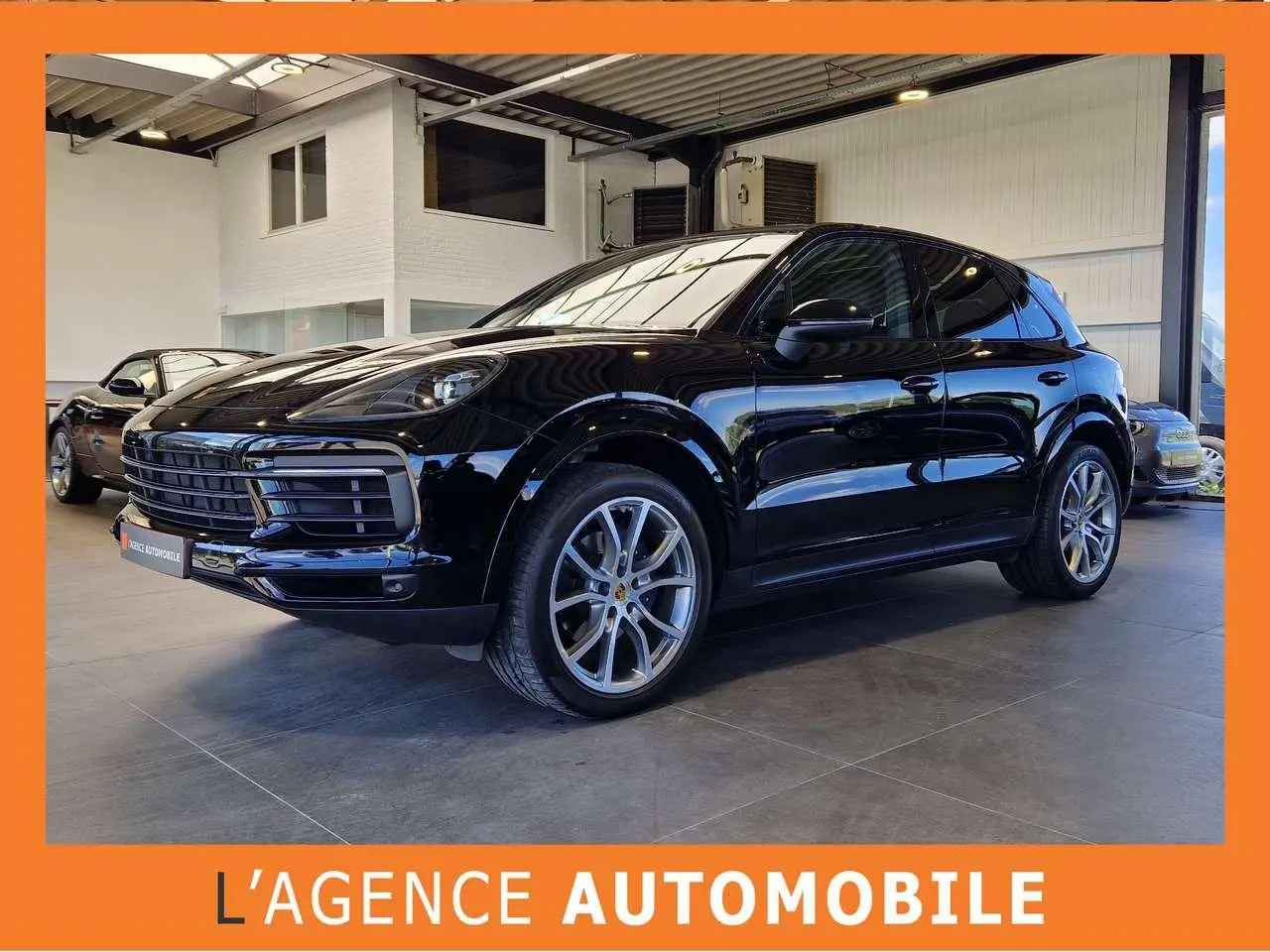 Photo 1 : Porsche Cayenne 2021 Petrol