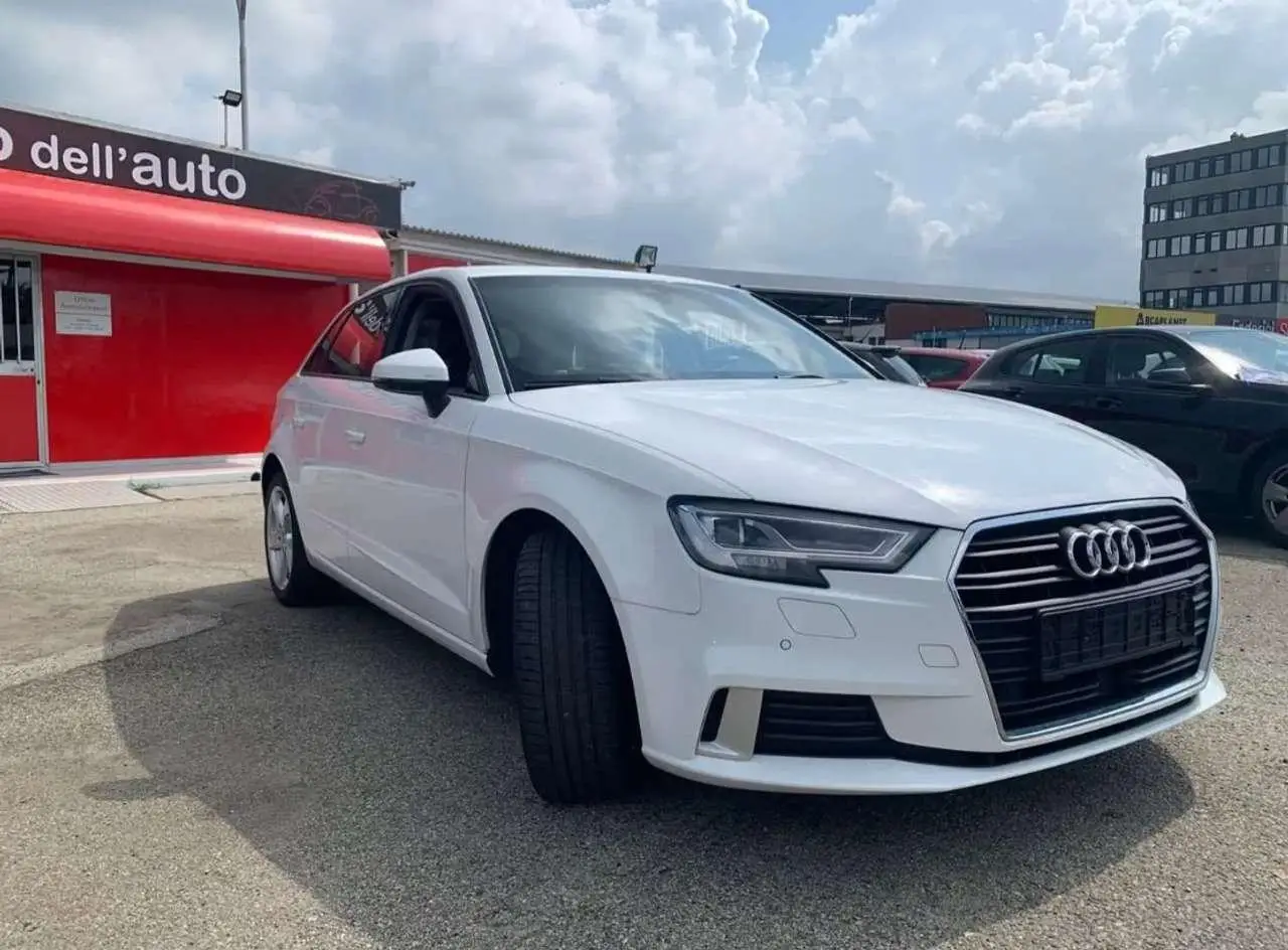 Photo 1 : Audi A3 2019 Essence