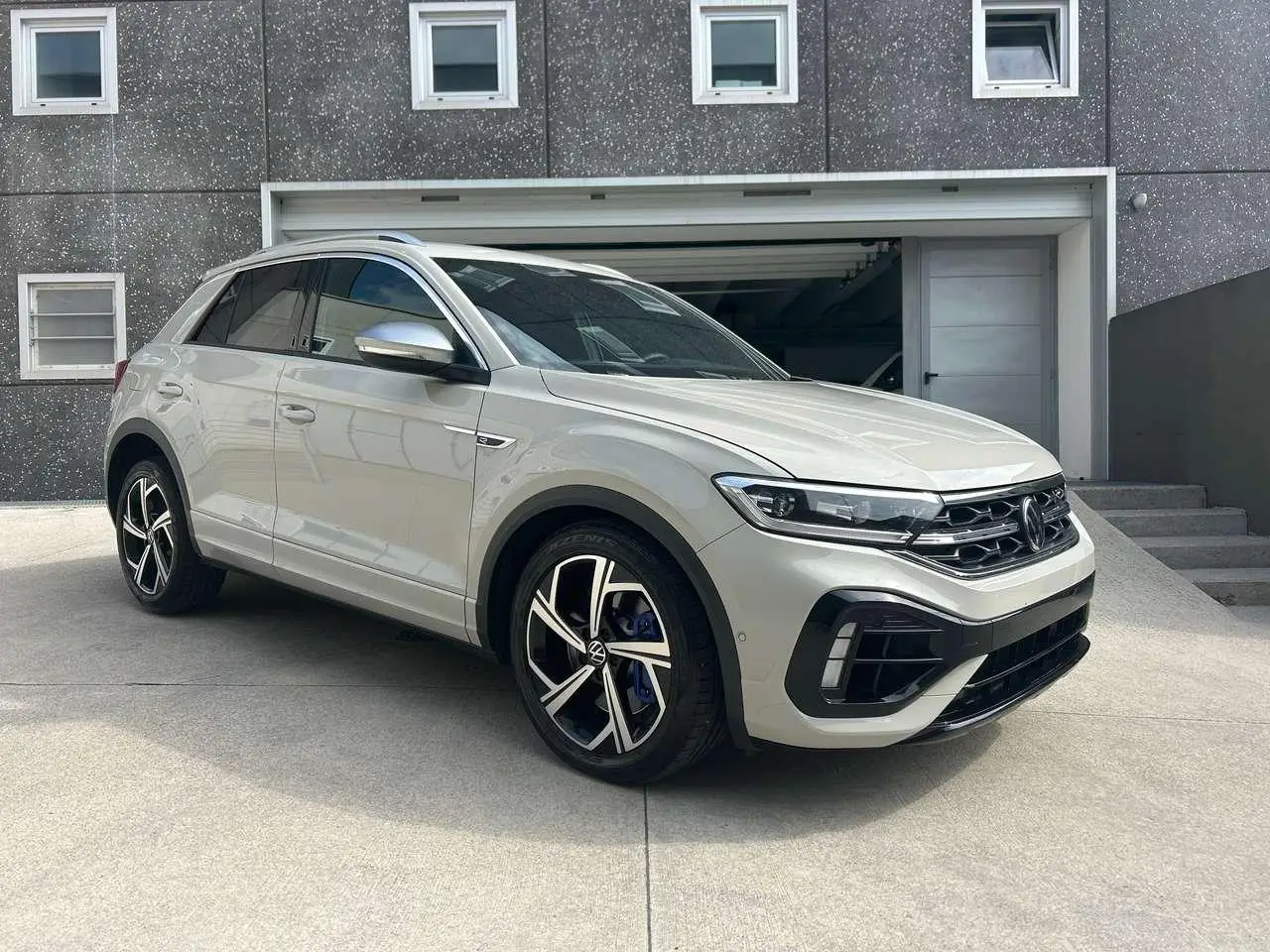 Photo 1 : Volkswagen T-roc 2022 Essence